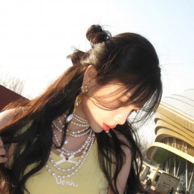 踏浪女人